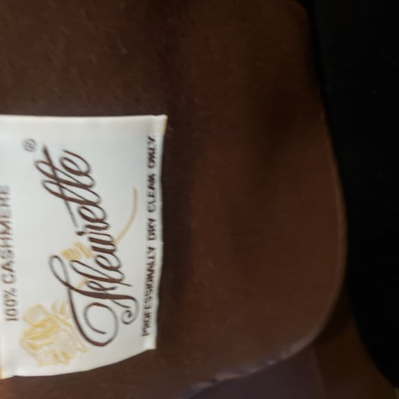 Chocolate brown cashmere coat with fur cuffs - Picture 5 of 6